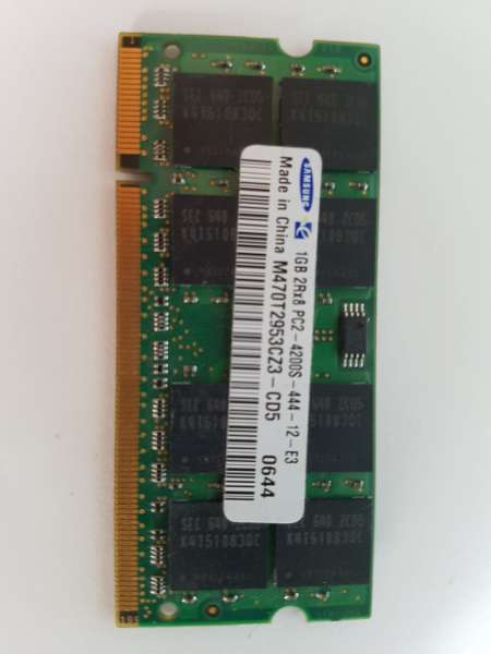 MEMORIA RAM PORTATIL 1GB PC2 4200S 12 E3 M470T2953CZ3-CD5