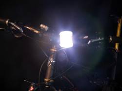 LUZ MULTIFUNCIÓN CABEZA BICI DELANTERA Y TRASERA