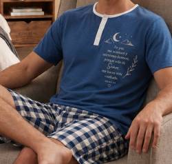 PIJAMA HOMBRE VERANO VERDE ALGODON SALMOS EN PAZ ME ACOSTARE BIBLIA