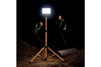 FOCO LED CON TRIPODE 50W 5500 LUMEN IP65, LUZ DE TRABAJO 4000K BLANCO NEUTRO